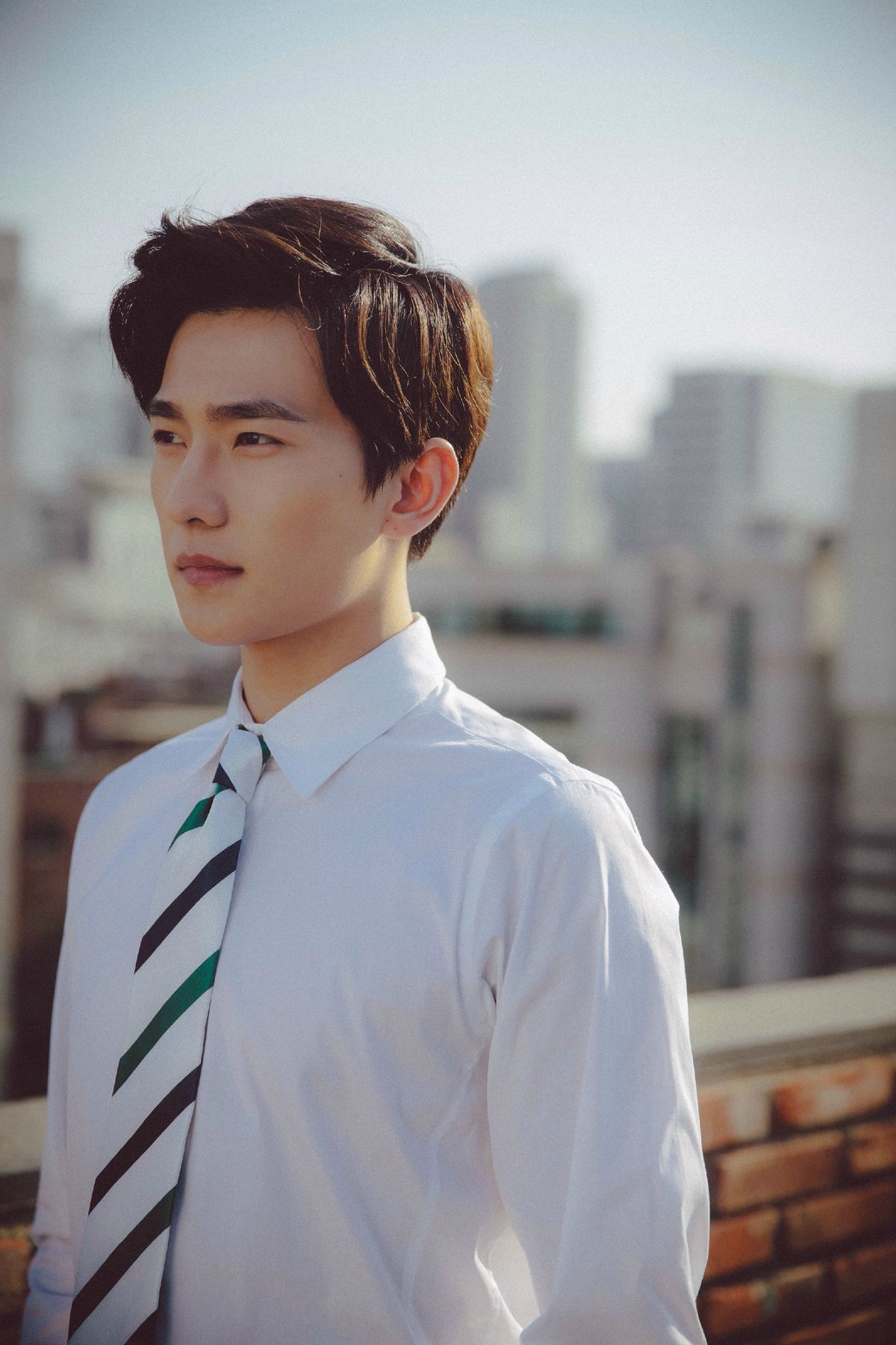 不识字、写错字，脑袋空空的“文盲”明星，正在迅速腐蚀着娱乐圈