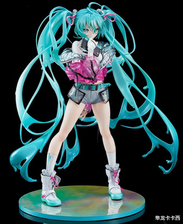 手办 潮流度拉满的初音手办新官图 狂乱流派的双马尾 这根大葱好帅