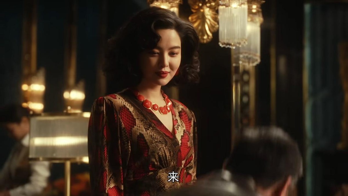 当真青衣马伊琍碰上假青衣辛芷蕾,接不住戏还被吊打,难怪会被骂