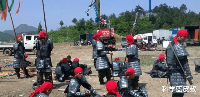 横店|横店20万群演的悲惨现状,美女泛滥成灾,懒汉的乐园疯子的天堂