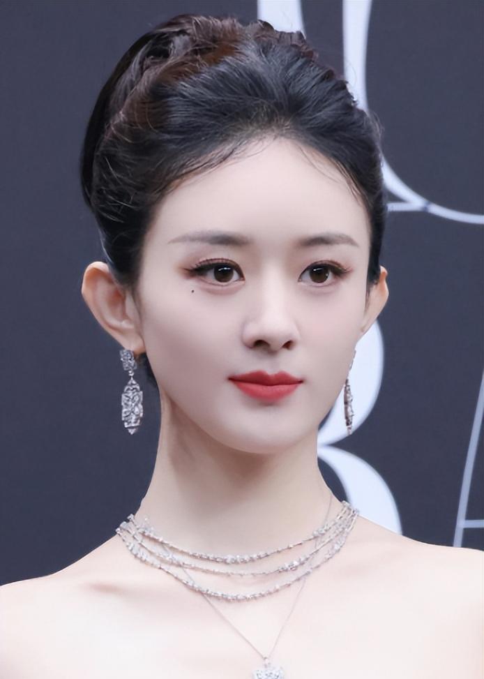 人前拼命三娘，人后拼命爬床，“朝阳v姐”赵丽颖现形记