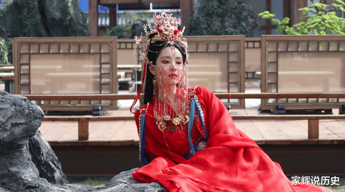 明明是临时被拉来客串，却演成经典的5位演员：多谢原定不演之恩