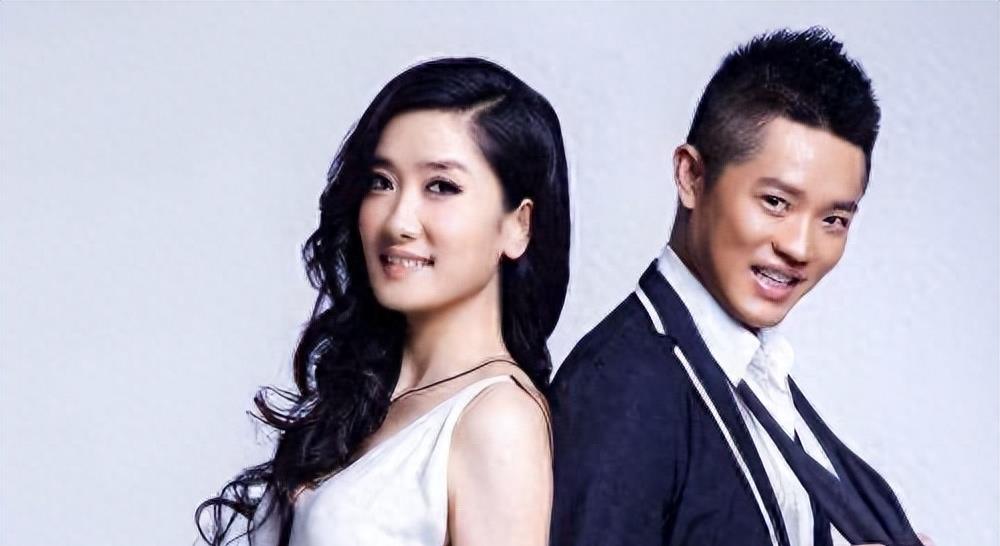 玲花终于不再隐瞒,承认与曾毅有“特殊关系”,我们被骗了20年