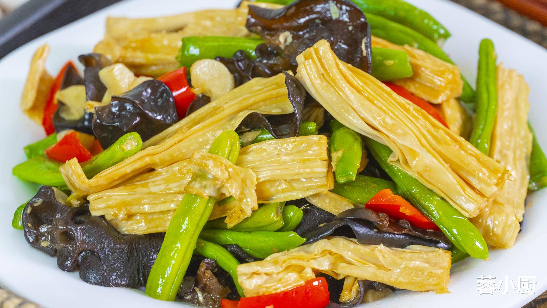 |建议女人,多善待自己,少喝奶茶多吃6道菜,脸色红润,精神饱满