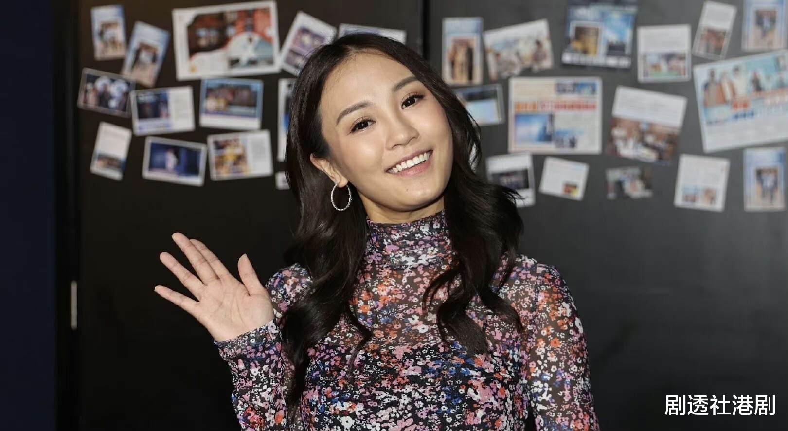 终于解冻！TVB小花坐冷板凳一年加盟新剧，传因迟到得罪高层