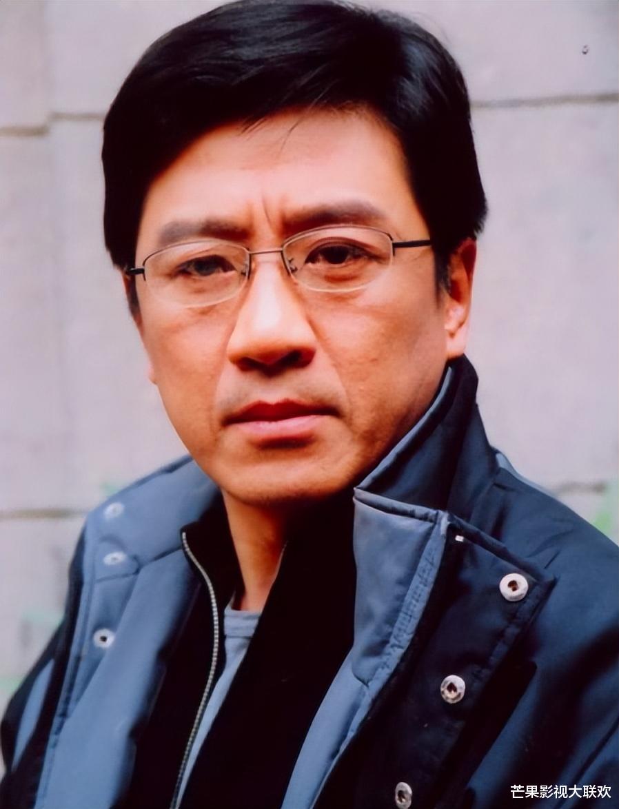 丁勇岱：对赵雪华一见钟情，相爱37年零绯闻，如今儿子成唯一心病