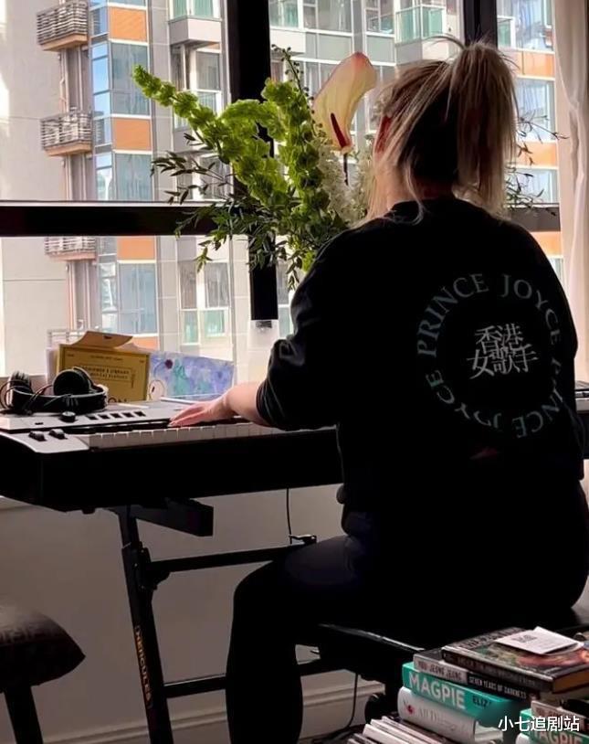 郑欣宜终于露面,背影憔悴,体重暴瘦小腿走样,恐被男友骗光遗产