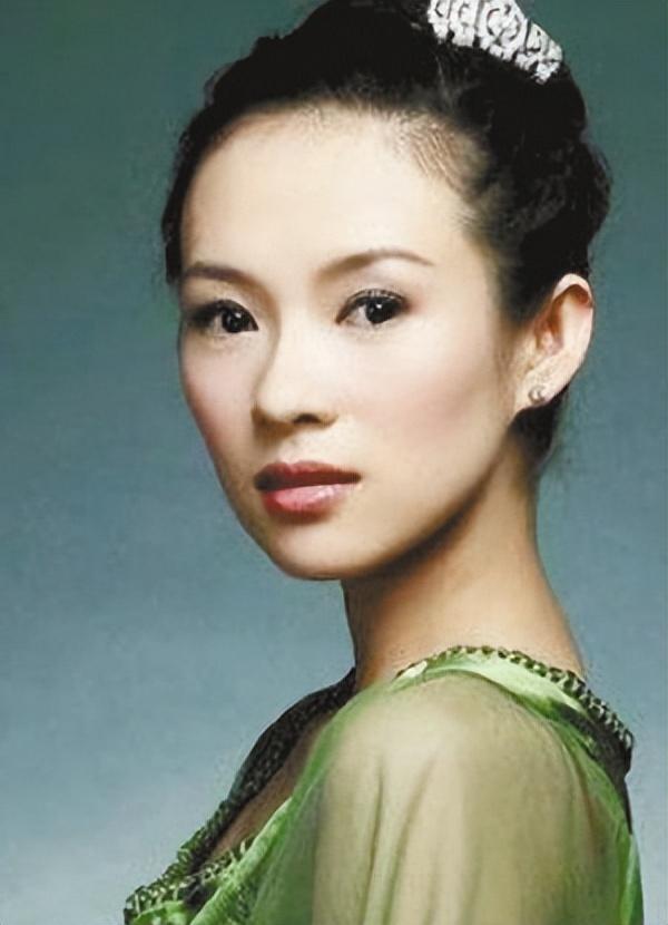 施一公|花钱如流水的4位女星:有钱也养不起,她们的高消费你想都不敢想