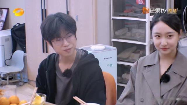 北大00后学生为啥不恐婚？张歆艺袁弘结婚9年，他们如今怎样了？