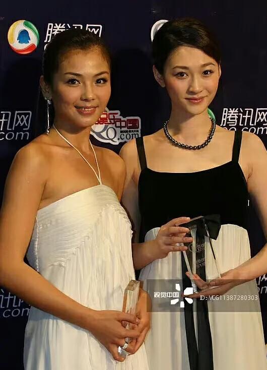 发际线 一对比才知道，李小冉这张脸，天生就是“合影杀手”
