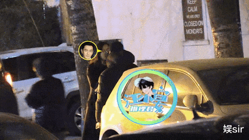 黄晓明|大瓜！黄晓明与异性坐腿贴脸拥抱，女方神似佟丽娅，已有3个孩子