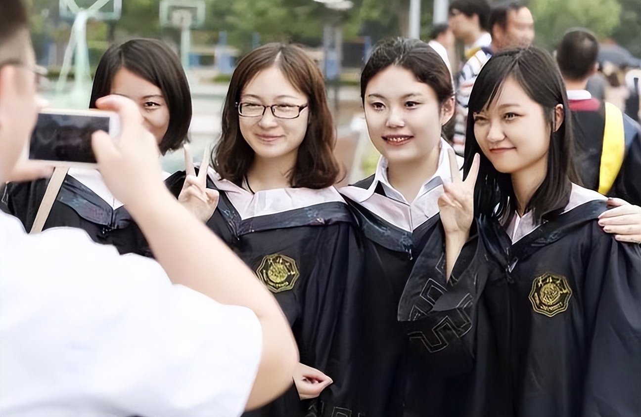 “今年考过研的不招”，本科毕业生求职被拒，理由让人无力吐槽