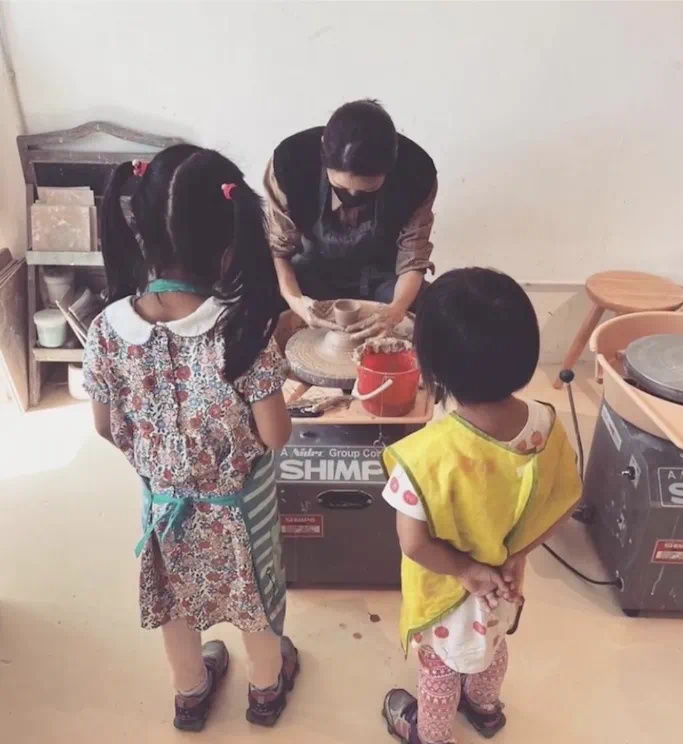 全网最恩爱夫妻官宣离婚，冲上热搜第一！全网都炸了：难以接受……