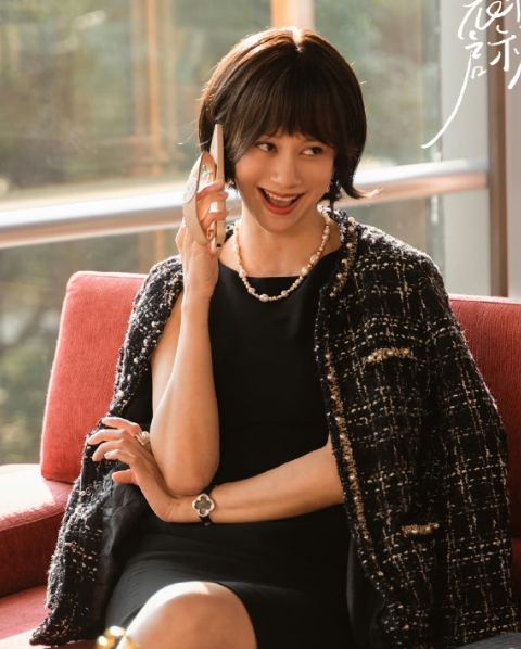 哭死!头发翘起来怎么办?发型师教你头发精油正确的使用方法