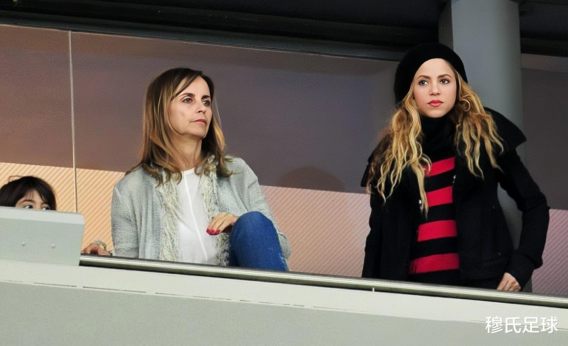 回顾 夏奇拉深夜外出遭曝光,身材性感又傲人,皮克:受不了