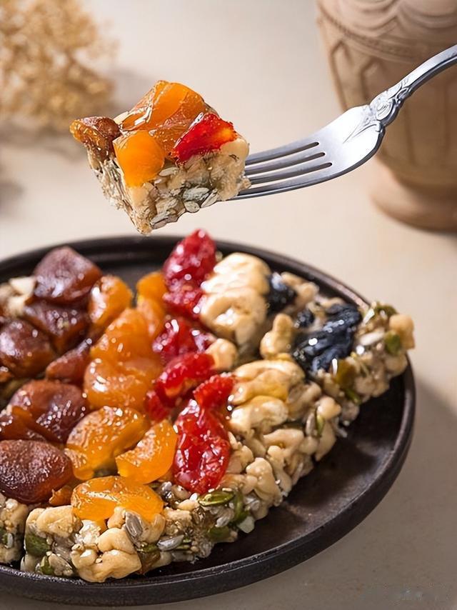 切糕|没生意还全国乱窜，遭大众抵制的“新疆切糕”，究竟有啥猫腻