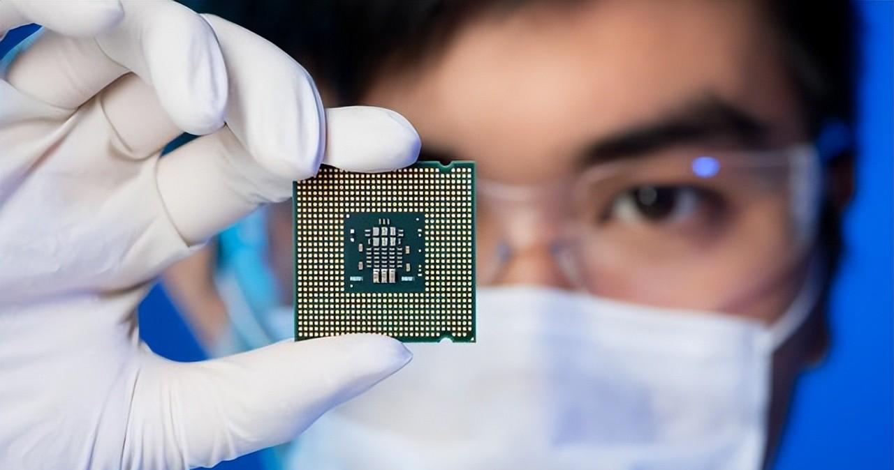 對(duì)中國(guó)制裁逐漸失去中國(guó)市場(chǎng)！英偉達(dá)馬上翻臉：直接斷供高端芯片！