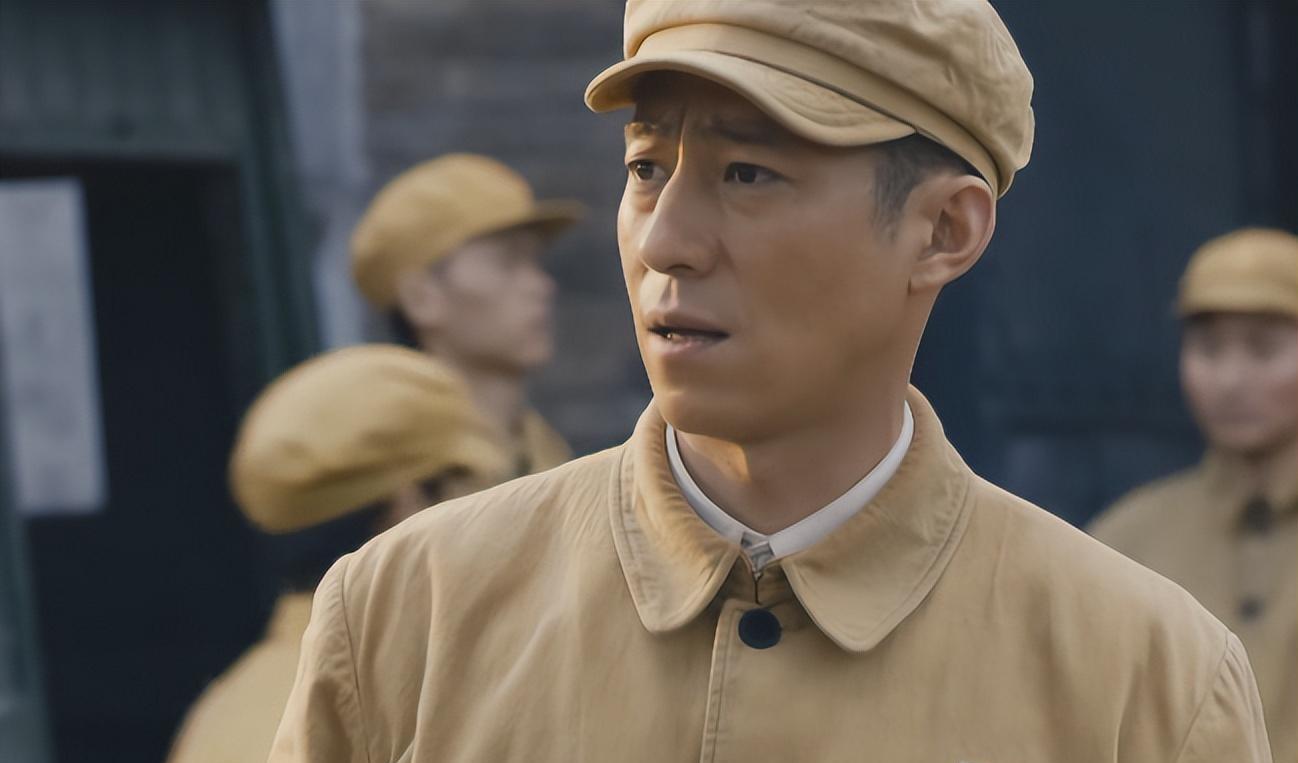 流氓相出演“伍万里”?剧版《长津湖》骂声一片,被观众要求下架