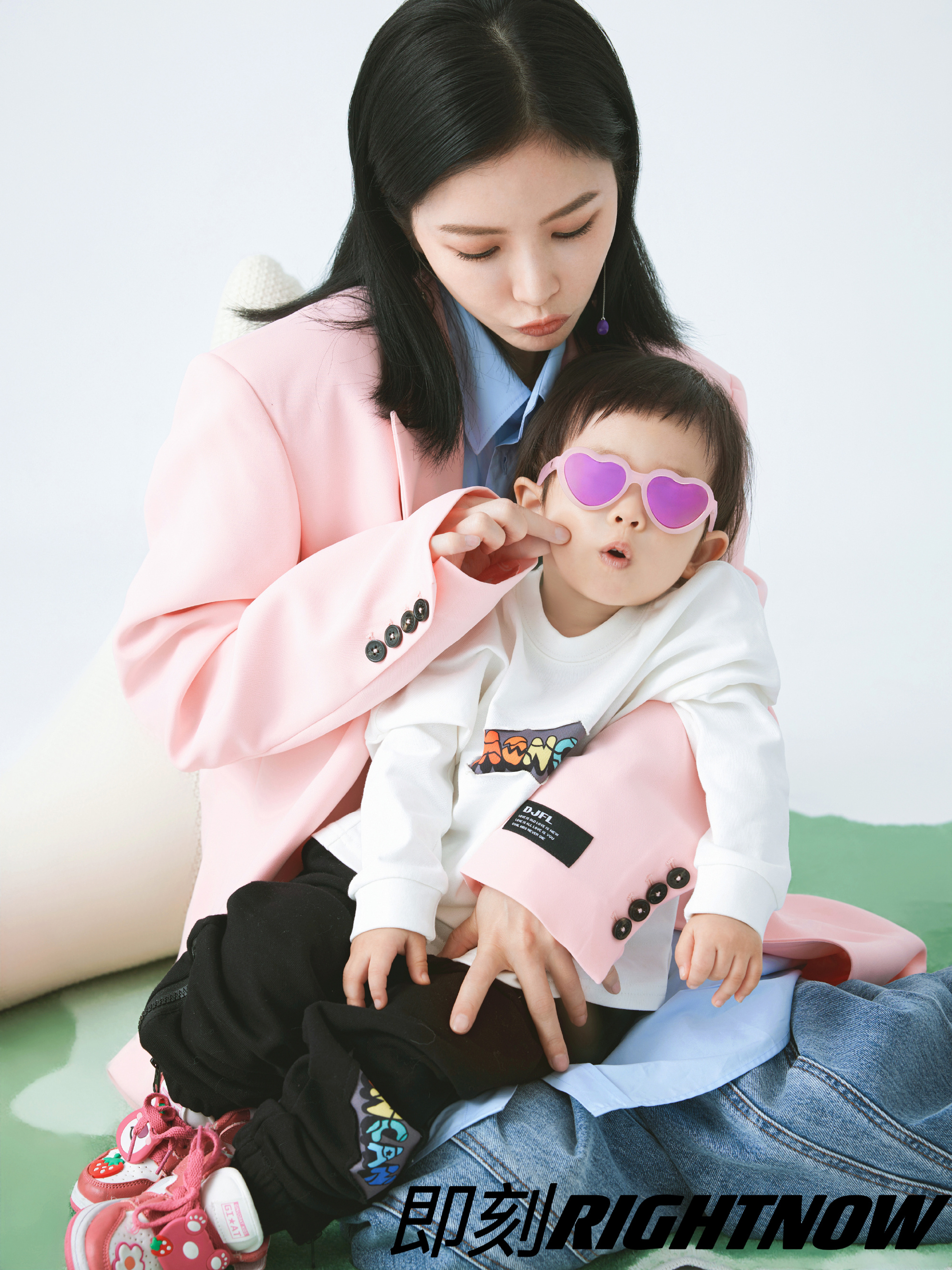 杜淳|杜淳1岁女儿首拍杂志,全程戴墨镜不露全脸引争议,被指颜值不如妈