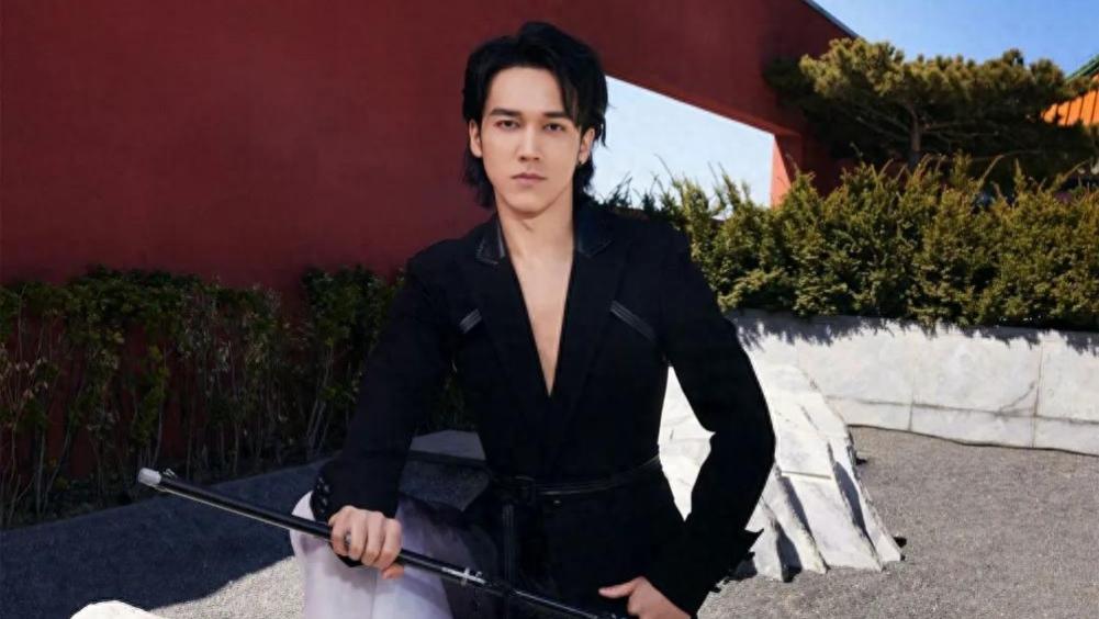 骗婚卖腐男女通吃？吴楚一晒转账凭证，要求陈牧驰公开道歉