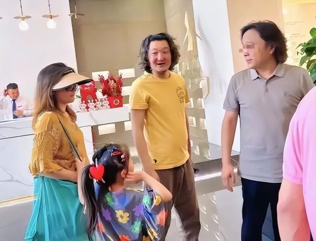 张一山|赵丽颖冯绍峰复合?阿娇女友?李一桐轧戏?王大治带妻女看房?