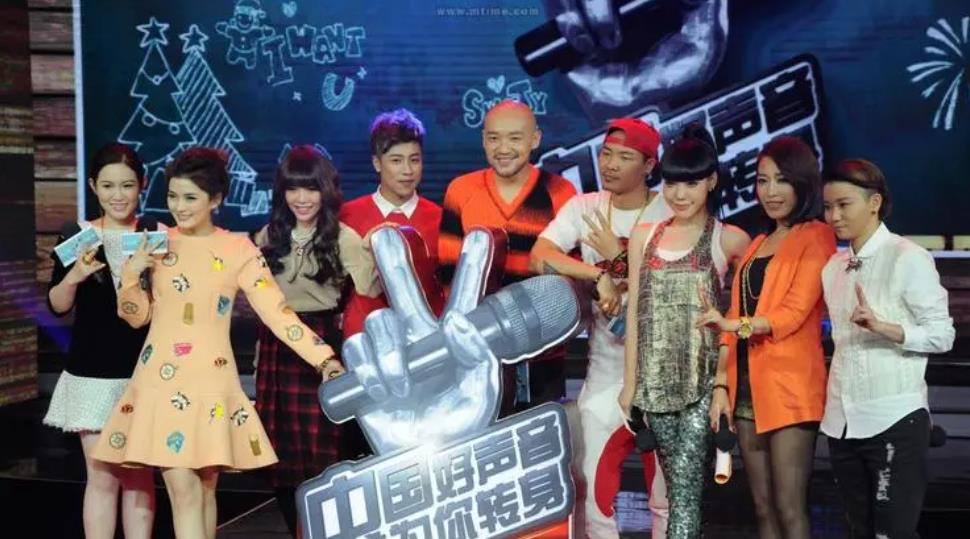 《好声音》刚开播就凉了一半,评论区被骂到平台关闭,四位新导师成背锅侠!