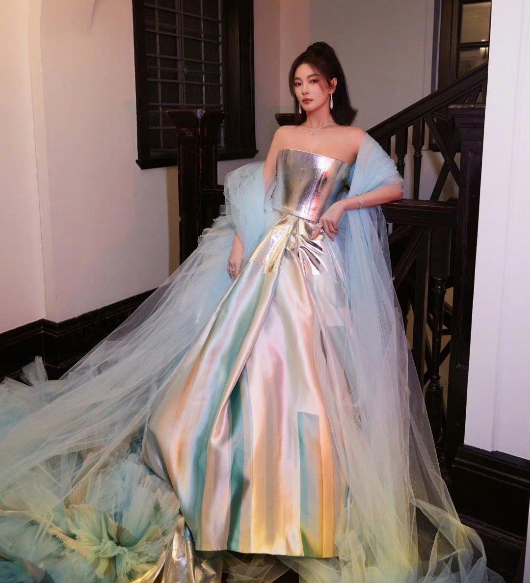 毛晓彤|微博之夜:刘亦菲、杨幂、高叶、唐嫣、杨紫、白鹿、宋轶、毛晓彤