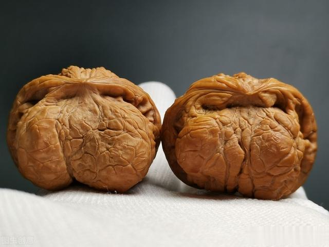 文玩核桃|文玩核桃到底是多刷的红还是多盘的红?