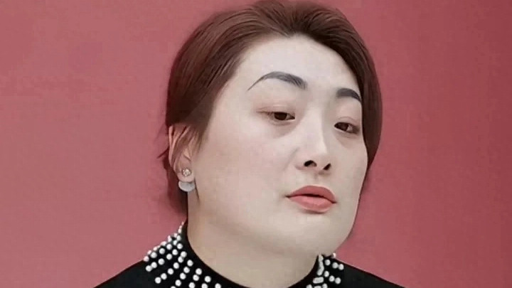 41岁宗馥莉：发胖脸变大像中年妇女，有钱人不屑追她，嫁不出去了