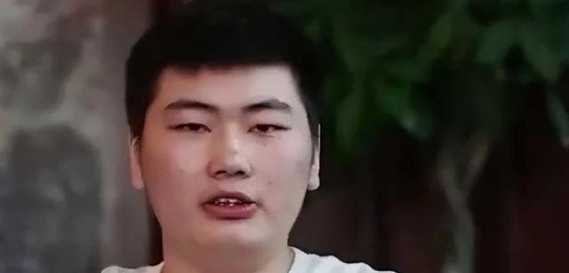 回顾:原形毕露!“大衣哥”北京“豪宅”曝光,想不到竟是这种人