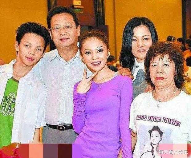 张韶涵|“狼母亲”姜柔伊：毁了张韶涵事业，吞下上亿资金，世间少有