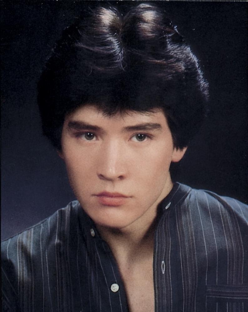 费翔|事实证明,62岁“无妻无子”的费翔,已经走上了另一条人生大道