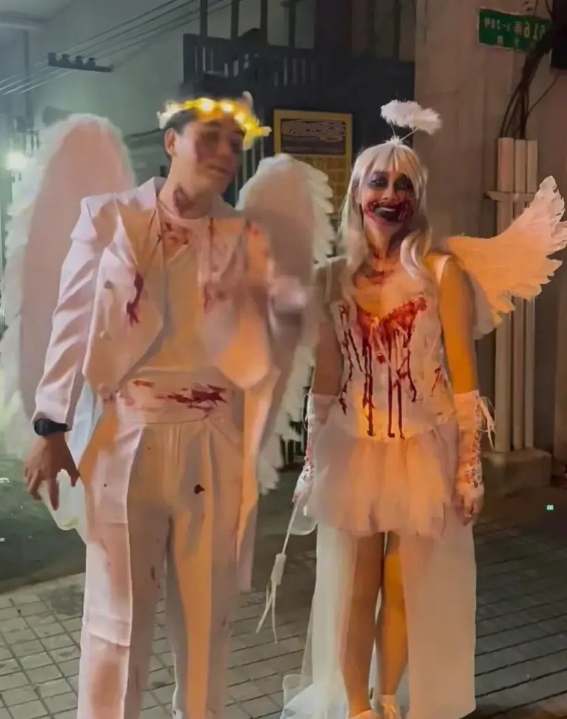 上海万圣节cosplay绝了!逼真还原向太和lisa的造型,笑翻全场