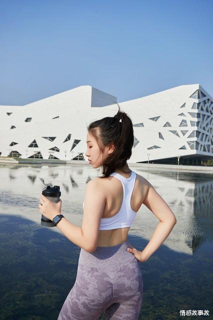 |妻子每晚都夜跑2小时,妻子:要减肥,我:滚,减肥去树林?离婚