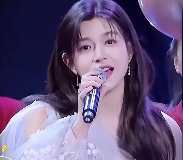 陈妍希|陈晓岳母性格温和爱为家奉献，教育陈妍希内心强大，还帮女婿带娃