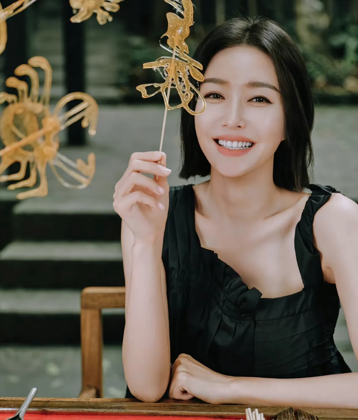 秦岚回应自觉声带受损,无法医治!秦岚:其实很难过,很沮丧。