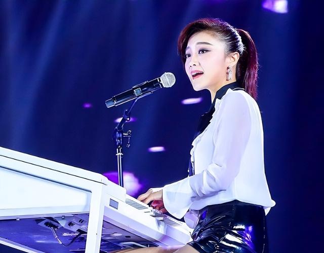 爸爸去哪儿|玖月奇迹现状:五登春晚,离婚后王小玮事业高升,王小海杳无音讯