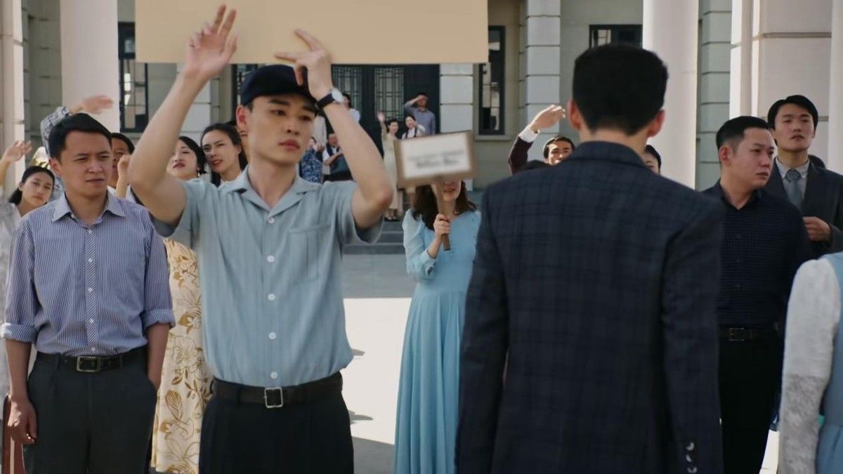 仅播2集收视破2,央视新剧让我入坑,2023谍战剧出新“王者”了