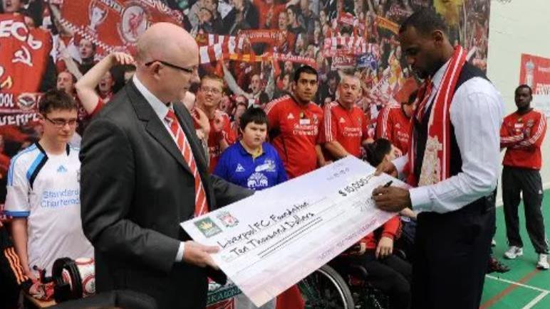 运动员|一年收入约9.5亿元，全球运动员捞金王问世，击败詹姆斯、费天王