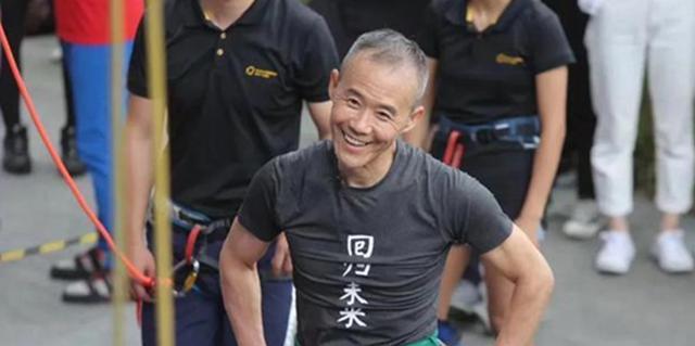 珠峰|71岁王石登上珠峰：每天跑步游泳加健身，只为将来能陪着女儿出嫁