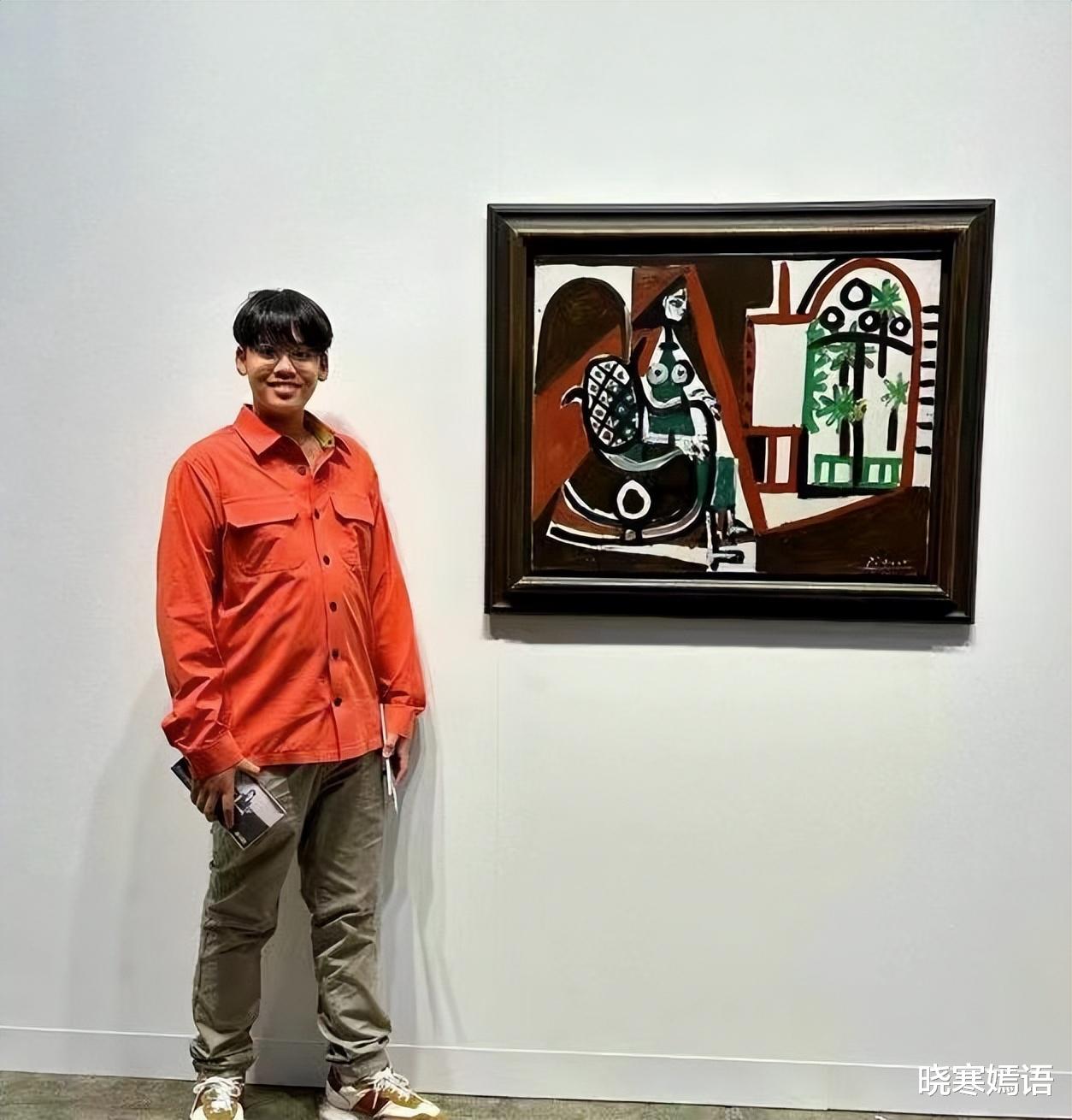 许建彤火了！李嘉欣12岁儿子自拍，肤黑龅牙大肚腩，被粉丝喊老公