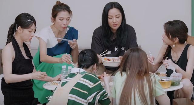 张嘉倪首次说婚变后现状，儿子跟随她生活，瞿颖称呼其父亲“哥”