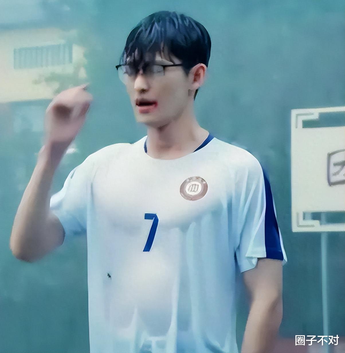 身材“配不上”脸的7位男星，看脸俊朗帅气，身材却是一言难尽