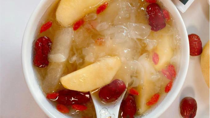 银耳|“冬天一碗汤，郎中少帮忙”，平常多喝它，补充营养，冬天少生病