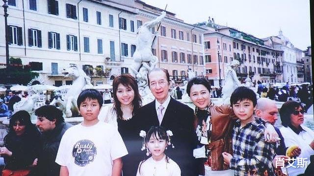 读女校遭棒打鸳鸯,与华为千金组闺蜜团,何超欣才是四房的王牌?