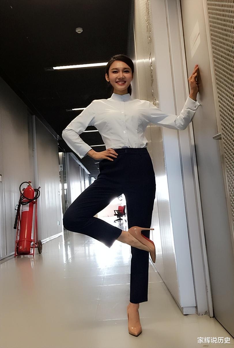 龙洋:从湖南走出的央视著名主持人,男友在雾中迷路了