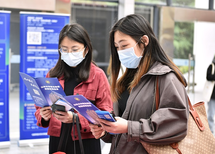 招聘|“断子绝孙”式招聘火了，企业的套路竞争，坑的都是应届毕业生