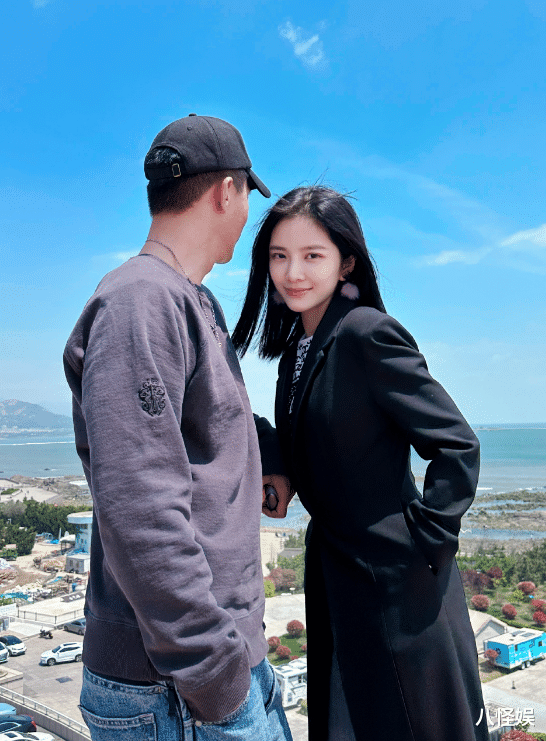 杜淳小7岁老婆晒照，身材瘦面部却饱满被指填充，自信称填了退网