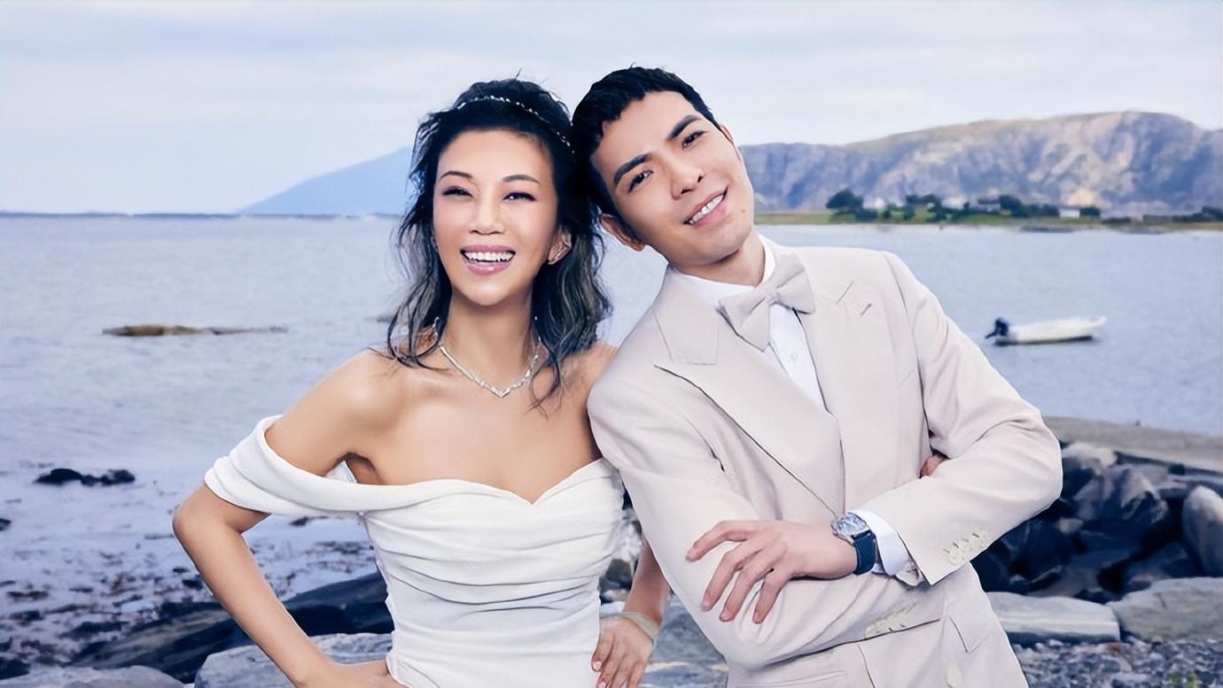 萧敬腾正式官宣结婚！海边婚纱照别具一格，岳父中风多年仍支持！