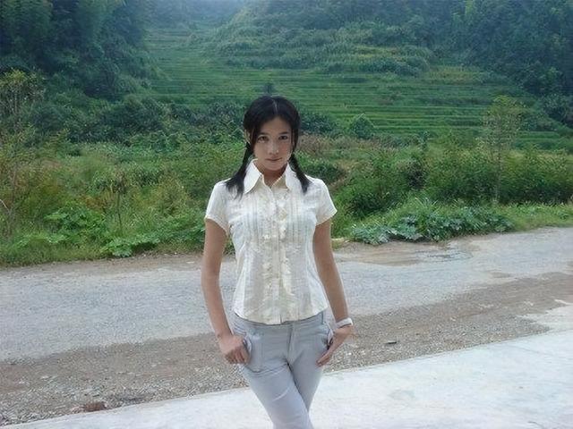 昔日校花被丈夫喂到330斤、睡塌两张床，丈夫：我怕她被别人抢走